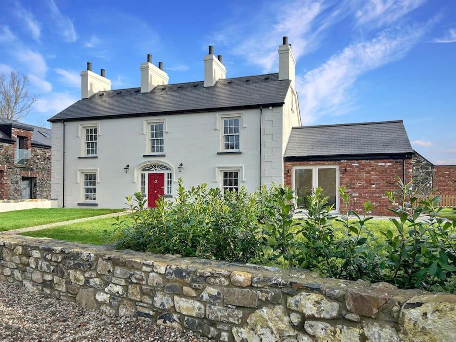 פורטראש The Farmhouse At Corrstown Village מראה חיצוני תמונה